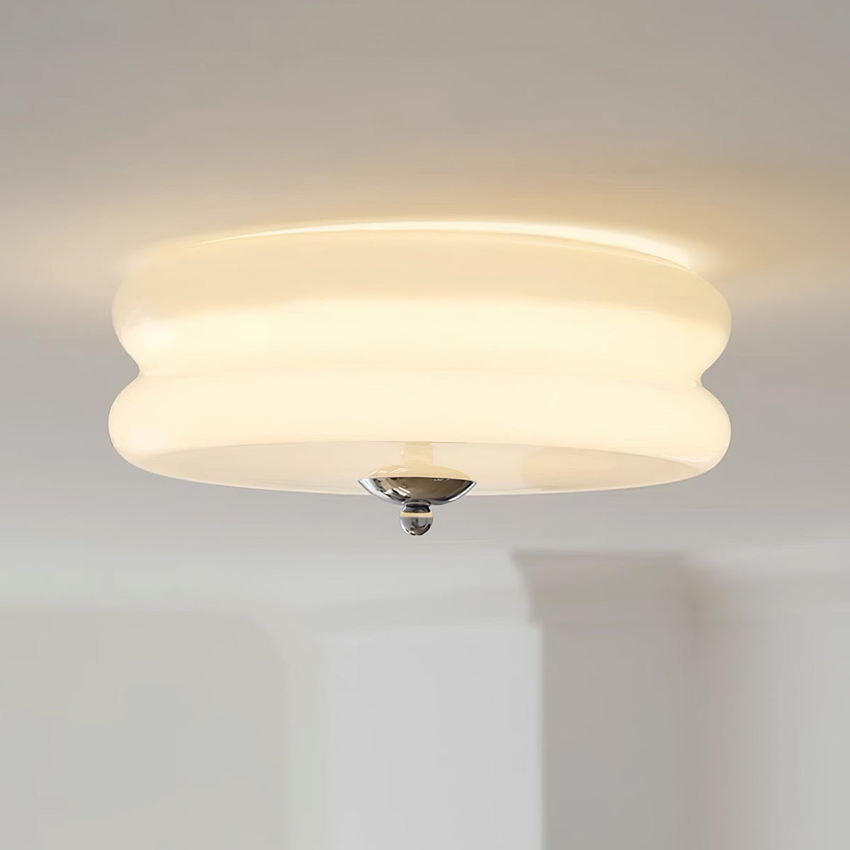 Lampa Sufitowa z Matowego Szkła z Chromowanym lub Złotym Wykończeniem