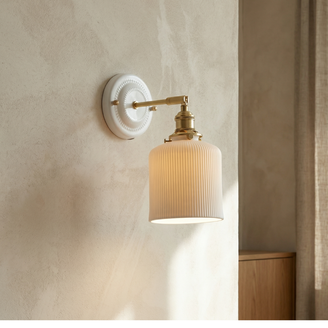 Elegancki kinkiet ceramiczny z mosiężnymi akcentami – zdjęcie 3