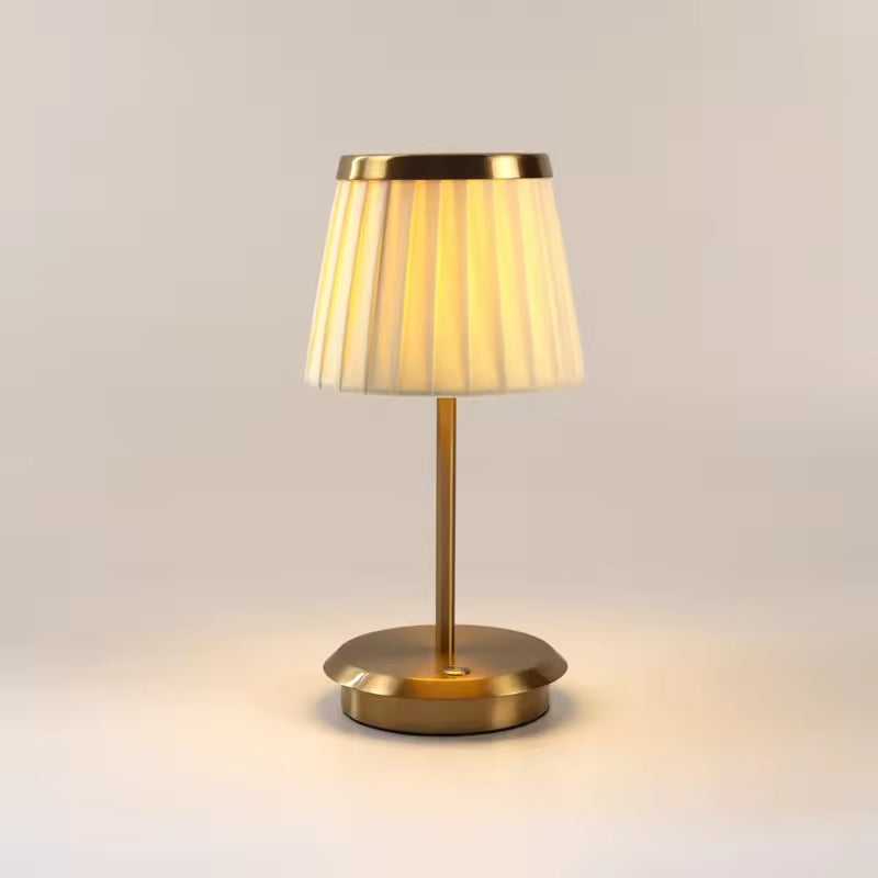 Classic Elegance | Bezprzewodowa Lampa Stołowa LED z Abażurem – Elegancka Lampka do Salonu i Sypialni