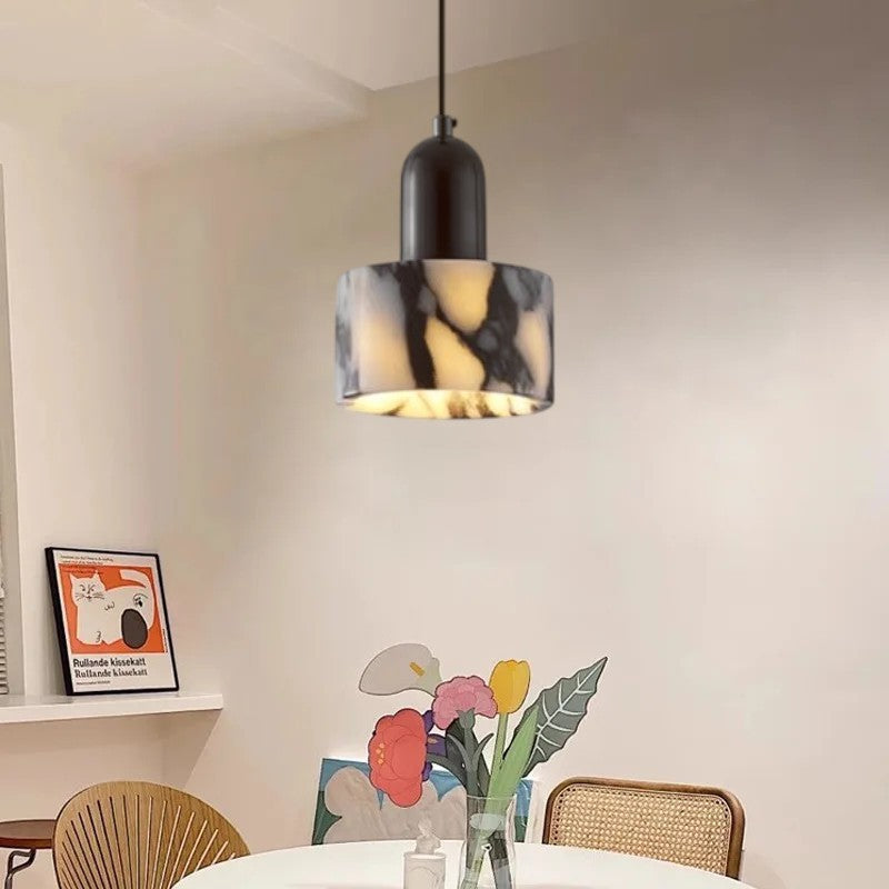 Marmurowa lampa wisząca z naturalnego kamienia | Designerska lampa sufitowa do salonu i jadalni