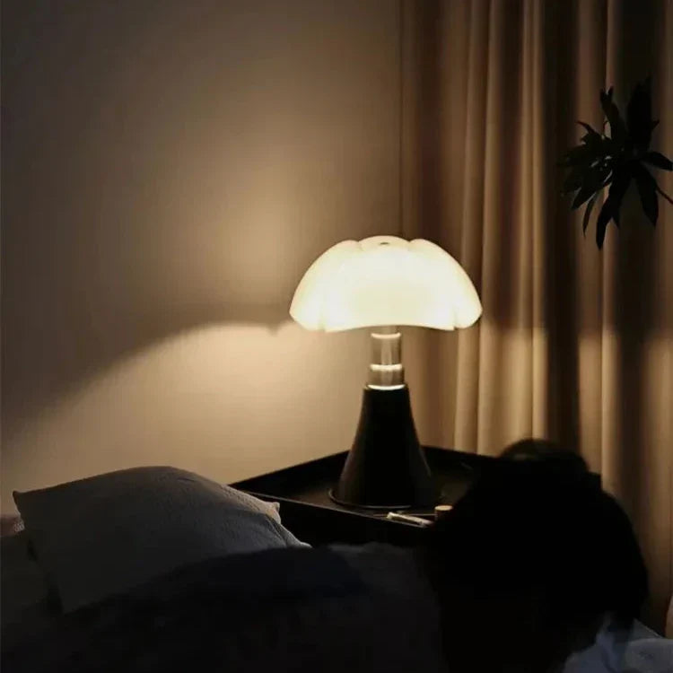 Elegant Vintage | Lampa stołowa LED w stylu retro z energooszczędnym oświetleniem i eleganckim designem