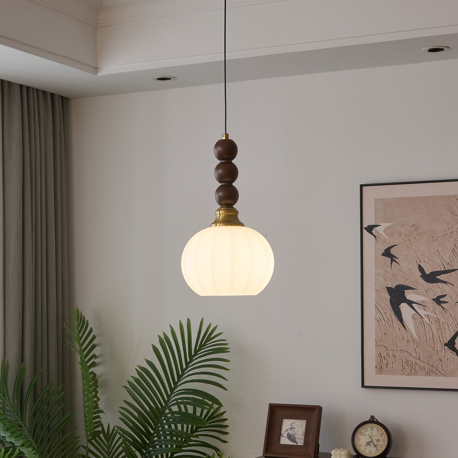 Lumen Collection | Elegancka lampa wisząca ze szkła i drewna | Ponadczasowe oświetlenie do salonu i jadalni