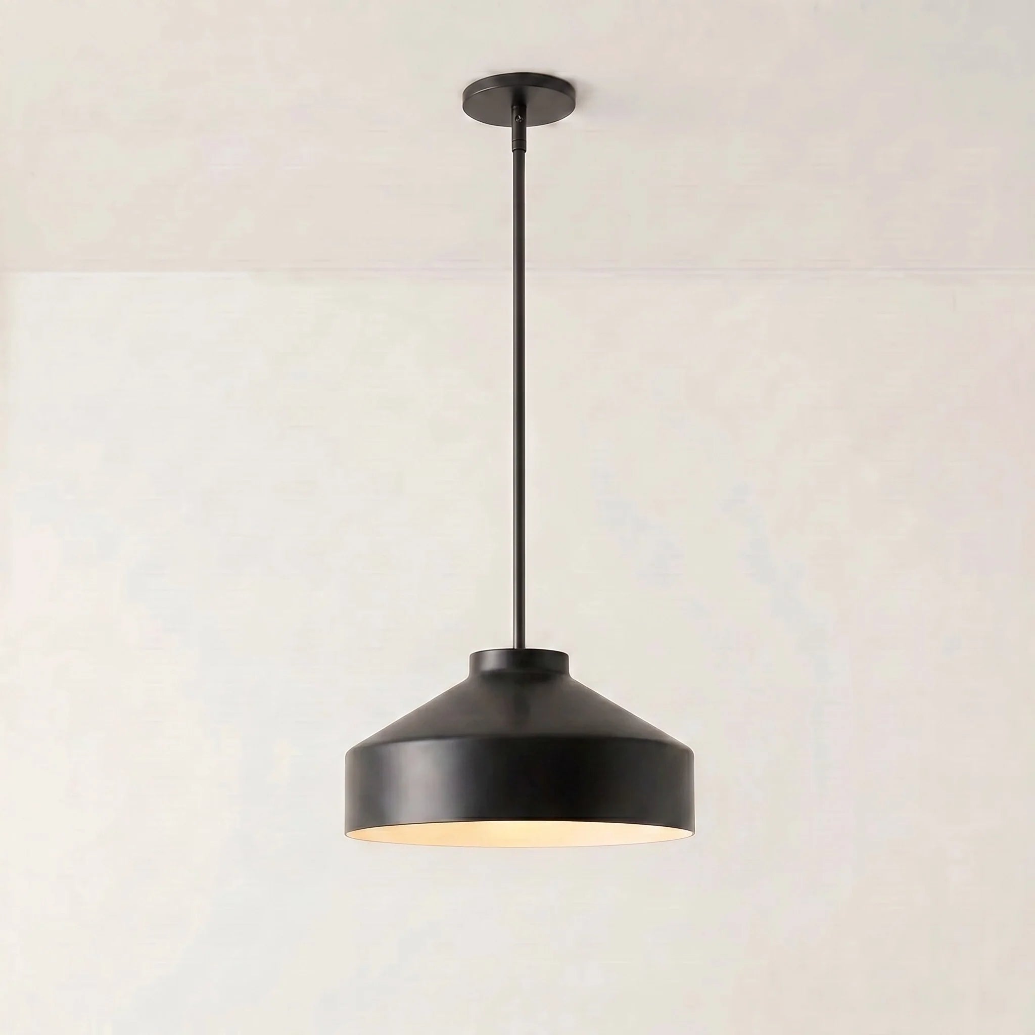 Lampa wisząca z matowego metalu | Skandynawski minimalistyczny design z regulowaną wysokością | Stylowe oświetlenie do kuchni, jadalni i przedpokoju