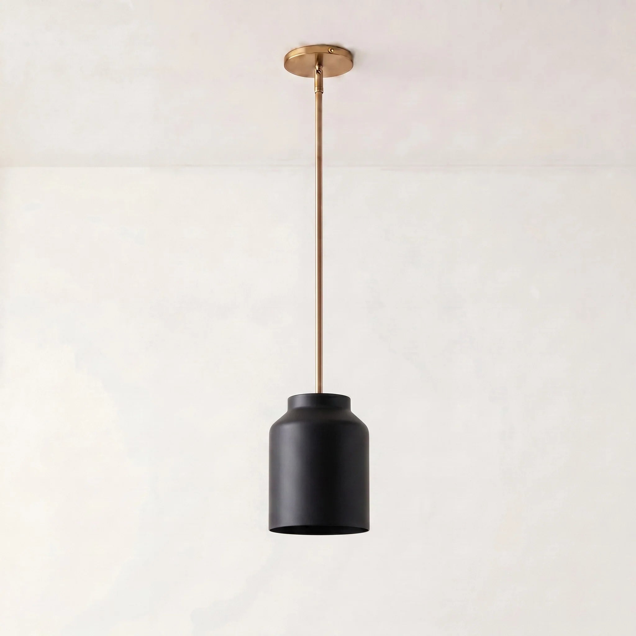 Lampa wisząca z matowego metalu | Skandynawski minimalistyczny design z regulowaną wysokością | Stylowe oświetlenie do kuchni, jadalni i przedpokoju
