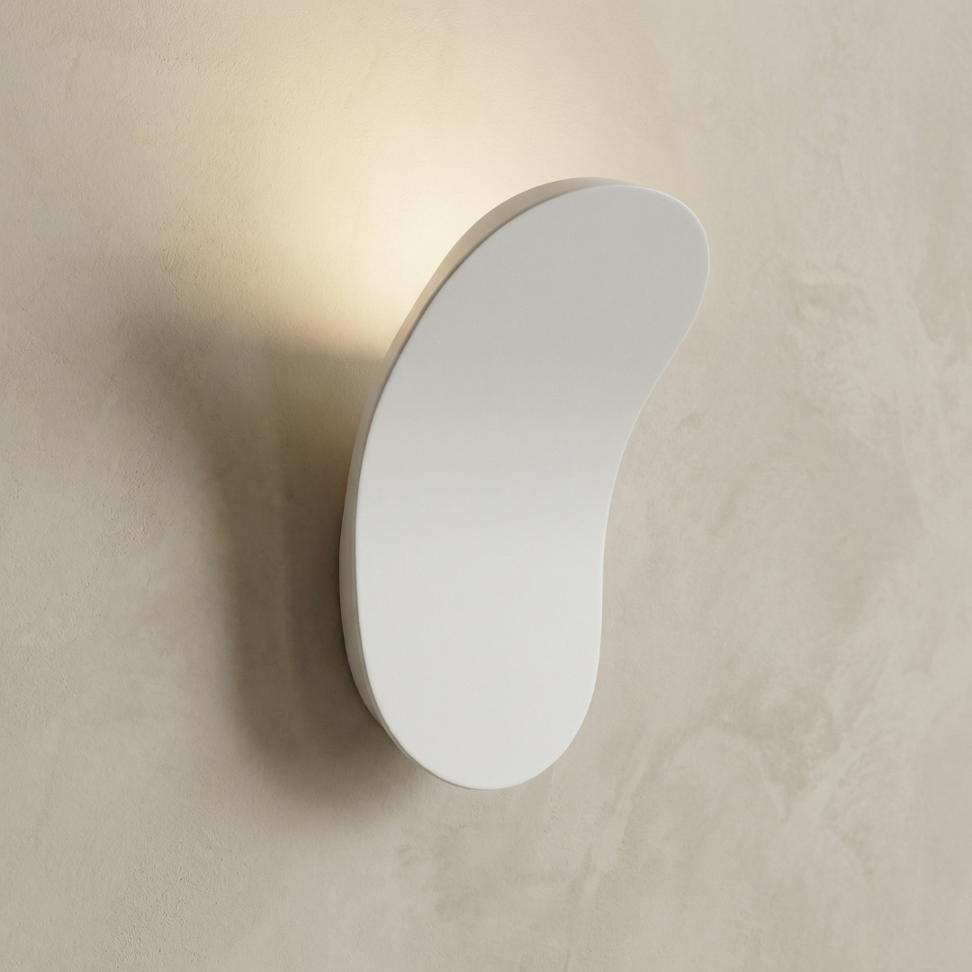 Minimalistyczna Lampa Ścienna | Miękkie Oświetlenie LED o Wygiętej Formie
