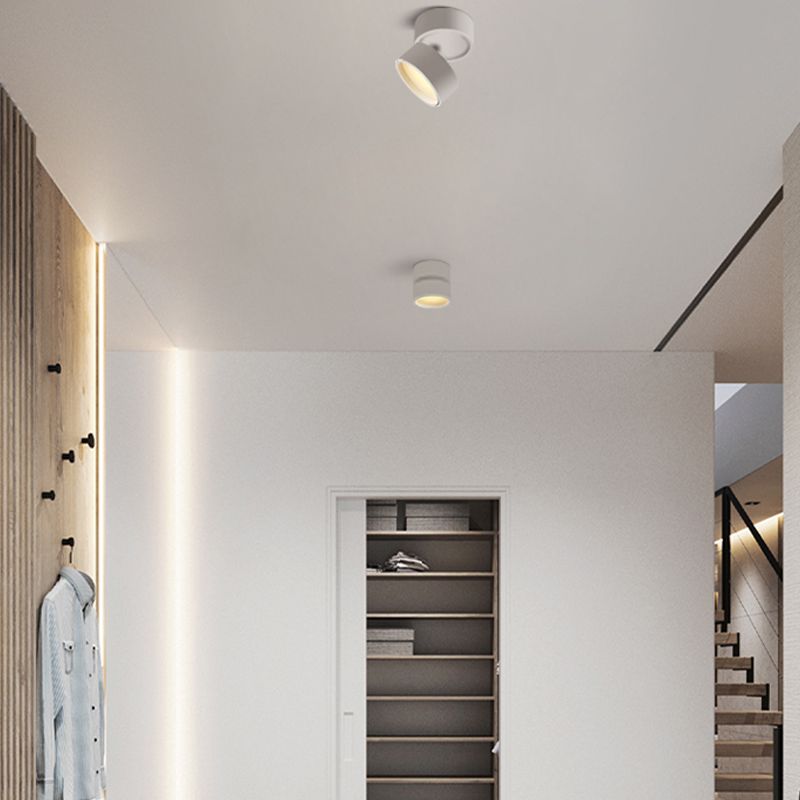 Novak | Cylindryczna lampa sufitowa LED typu spotlight do salonu i korytarza
