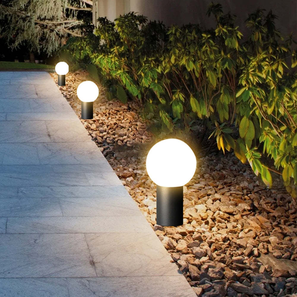 Nowoczesna Zewnętrzna Lampa LED ze Smukłej Metalowej Konstrukcji do Oświetlenia Ścieżek
