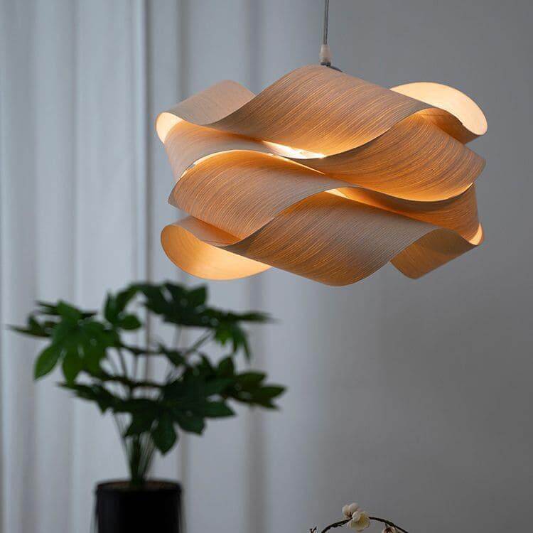 Lampa wisząca z kopułowym kloszem z naturalnego drewna i delikatnym światłem | Eleganckie oświetlenie do kuchni zapewniające ciepłą atmosferę