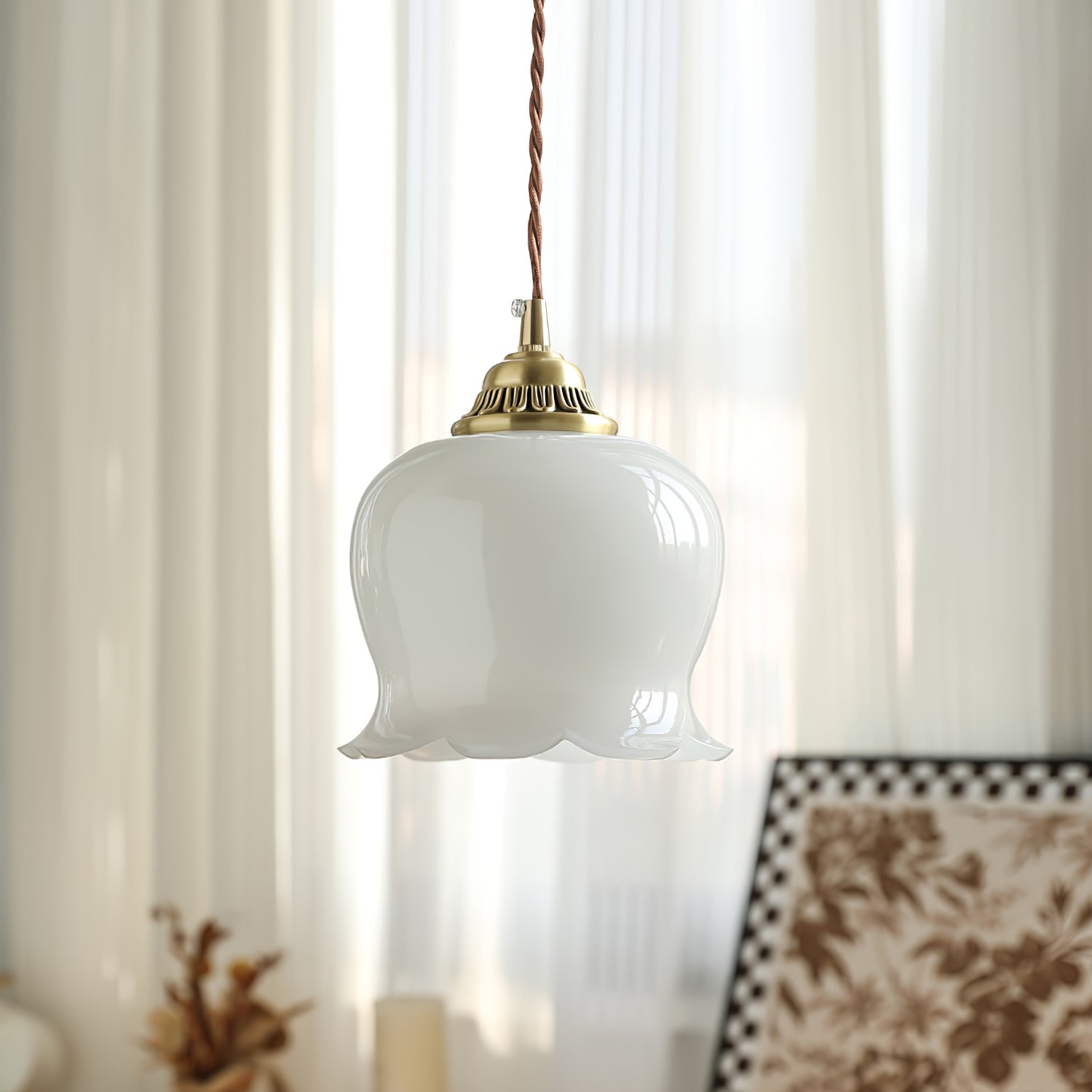 Nature's Glow | Przytulna, elegancka lampa wisząca z motywem kwiatowym do nowoczesnych wnętrz