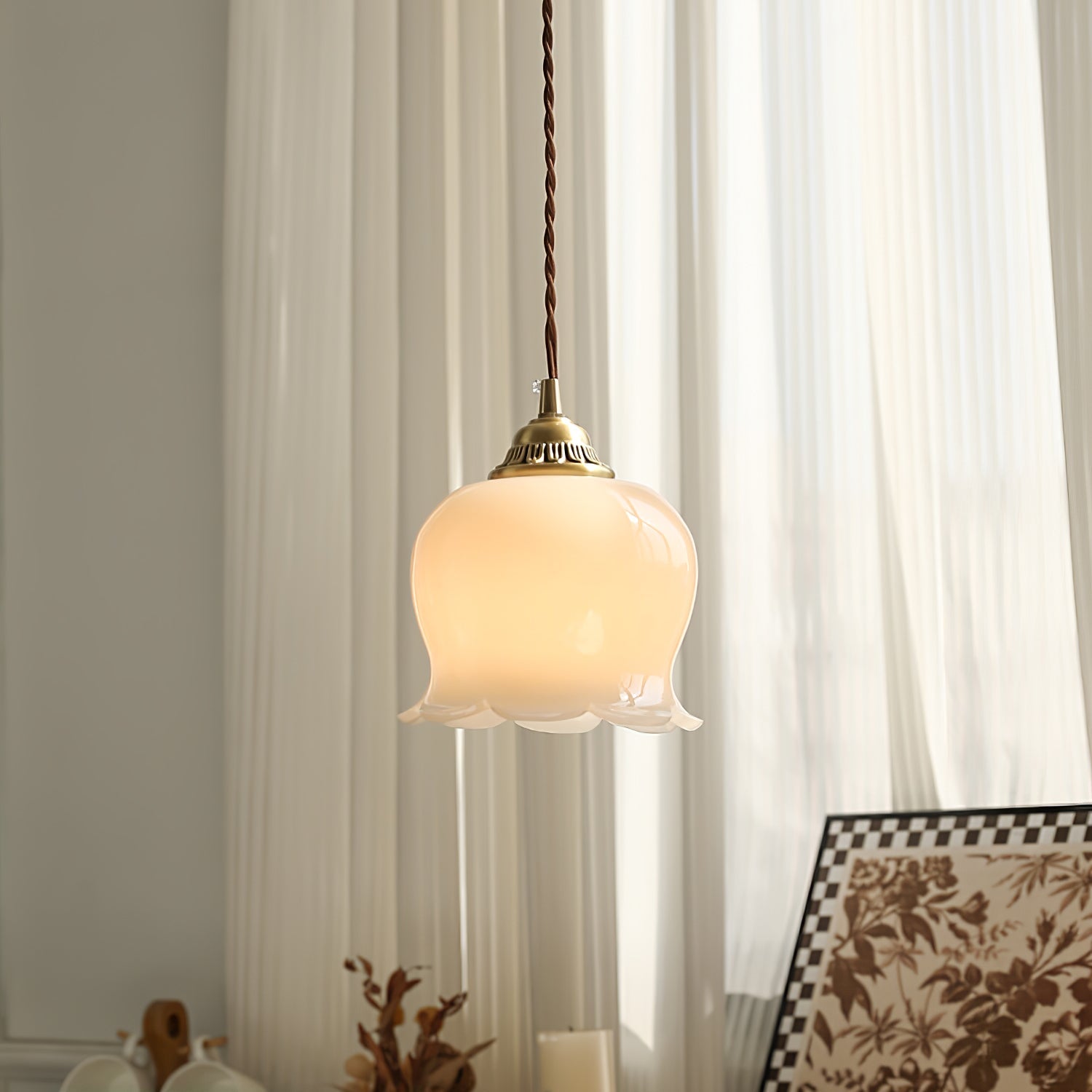 Nature's Glow | Przytulna, elegancka lampa wisząca z motywem kwiatowym do nowoczesnych wnętrz