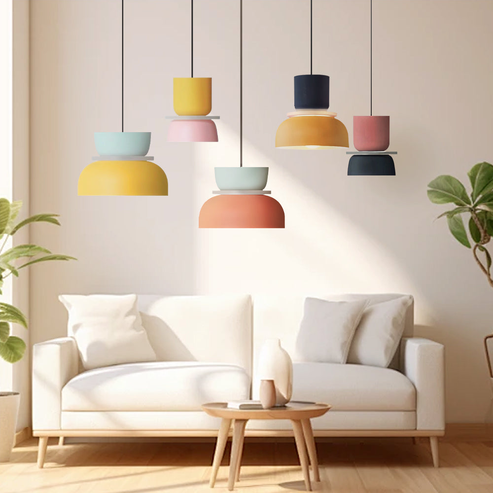 Lampa wisząca w stylu skandynawskim z kolorowymi akcentami i regulowaną wysokością | Nowoczesne oświetlenie do stylowych wnętrz
