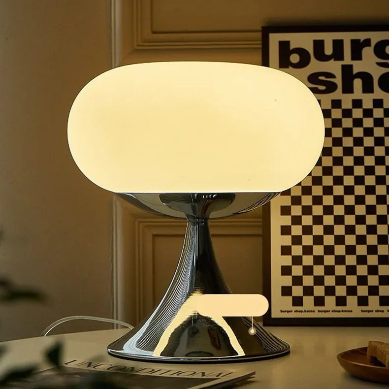 Vintageowa lampa stołowa Apple | Design inspirowany stylem Bauhaus z ciepłą poświatą | Wyjątkowe oświetlenie nocne do eleganckich wnętrz