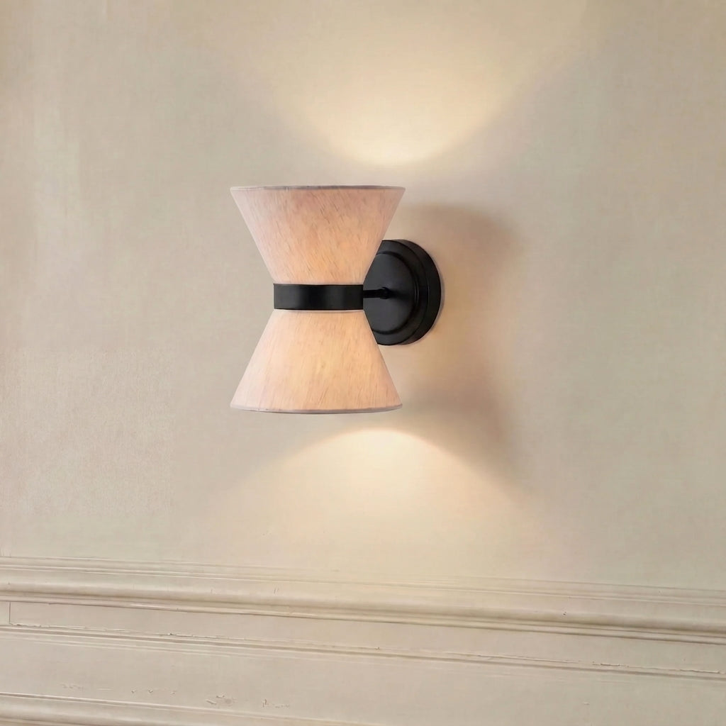 Kolekcja Wabi Sabi | Jedwabna lampa ścienna o asymetrycznym designie | Miękkie, nastrojowe oświetlenie