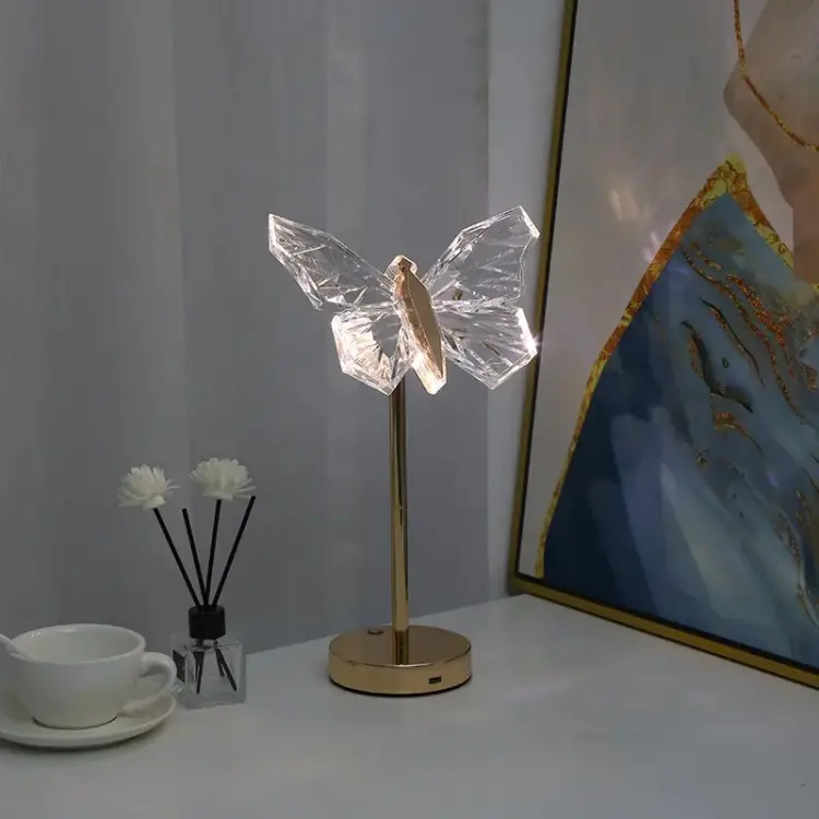 Fantazyjna lampa stołowa Butterfly z delikatnym światłem LED | Eleganckie oświetlenie do sypialni dla bajkowego wystroju