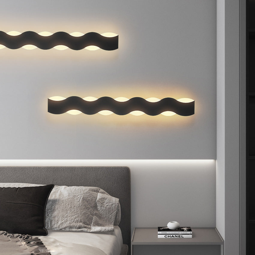 Wave | Zewnętrzna Lampa Ścienna w Kształcie Fali z Oświetleniem LED Góra-Dół IP65