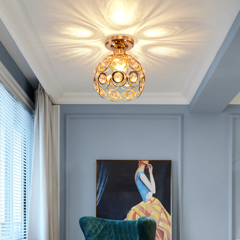 AuroraGleam | Złota Lampa Sufitowa Natynkowa z Kryształowymi Kulami – Luksusowy Design