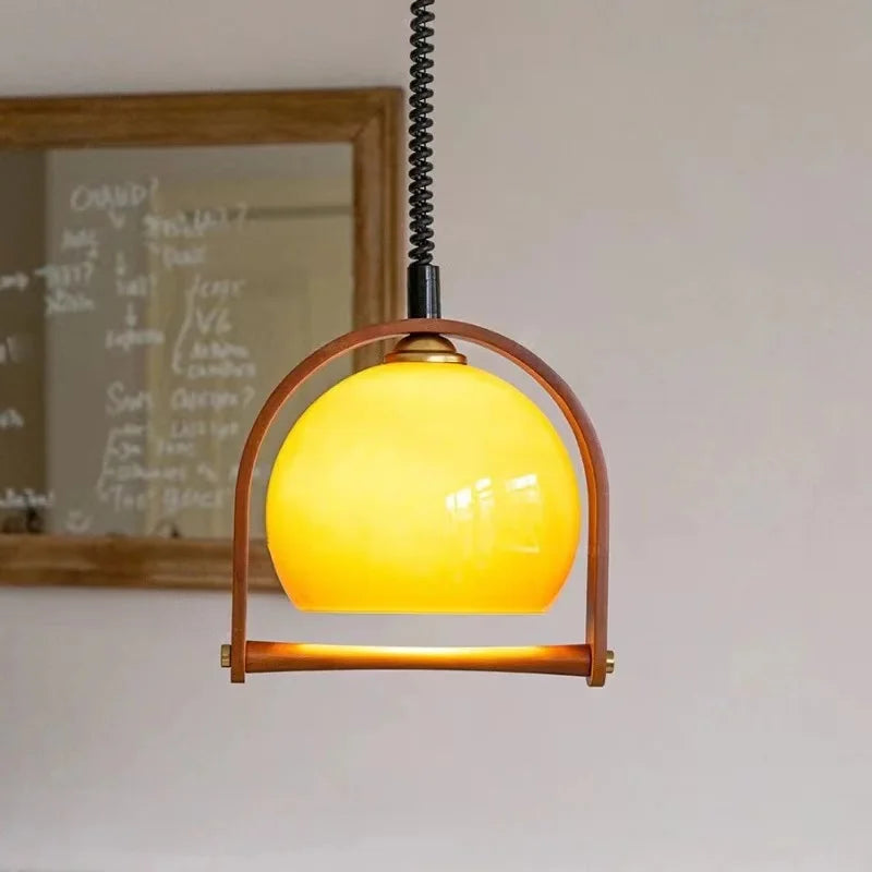 Drewniana lampa wisząca vintage | Designerska lampa sufitowa z drewna i szkła do salonu oraz jadalni