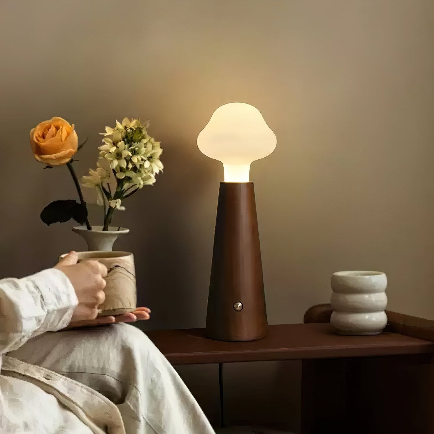 Cloudlet | Designerska Lampa Stołowa LED w Kształcie Chmury – Nowoczesna Lampka do Salonu i Sypialni