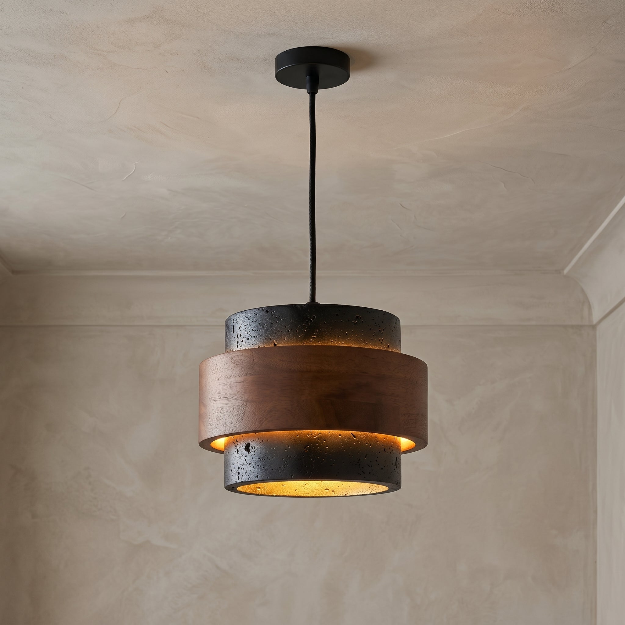 Lampa wisząca Cole z trawertynu | Designerska lampa sufitowa z naturalnego kamienia i drewna do salonu oraz jadalni
