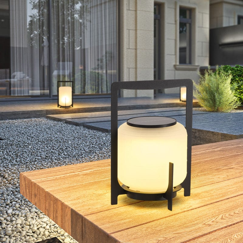 EcoGlow - solarna lampa tarasowa z automatycznym ładowaniem