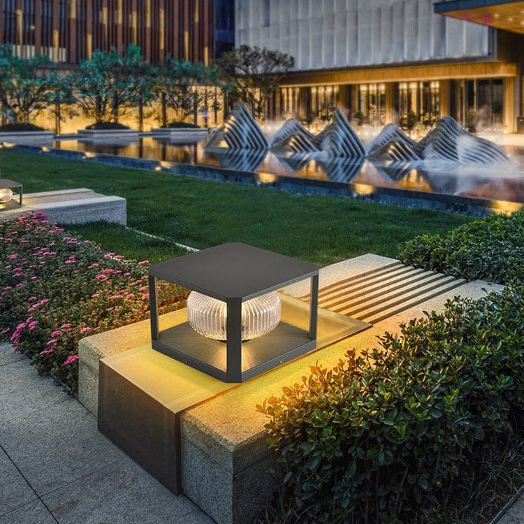 EcoGlow | Elegancka, Odporna na Warunki Atmosferyczne Solarna Lampa Ścieżkowa LED