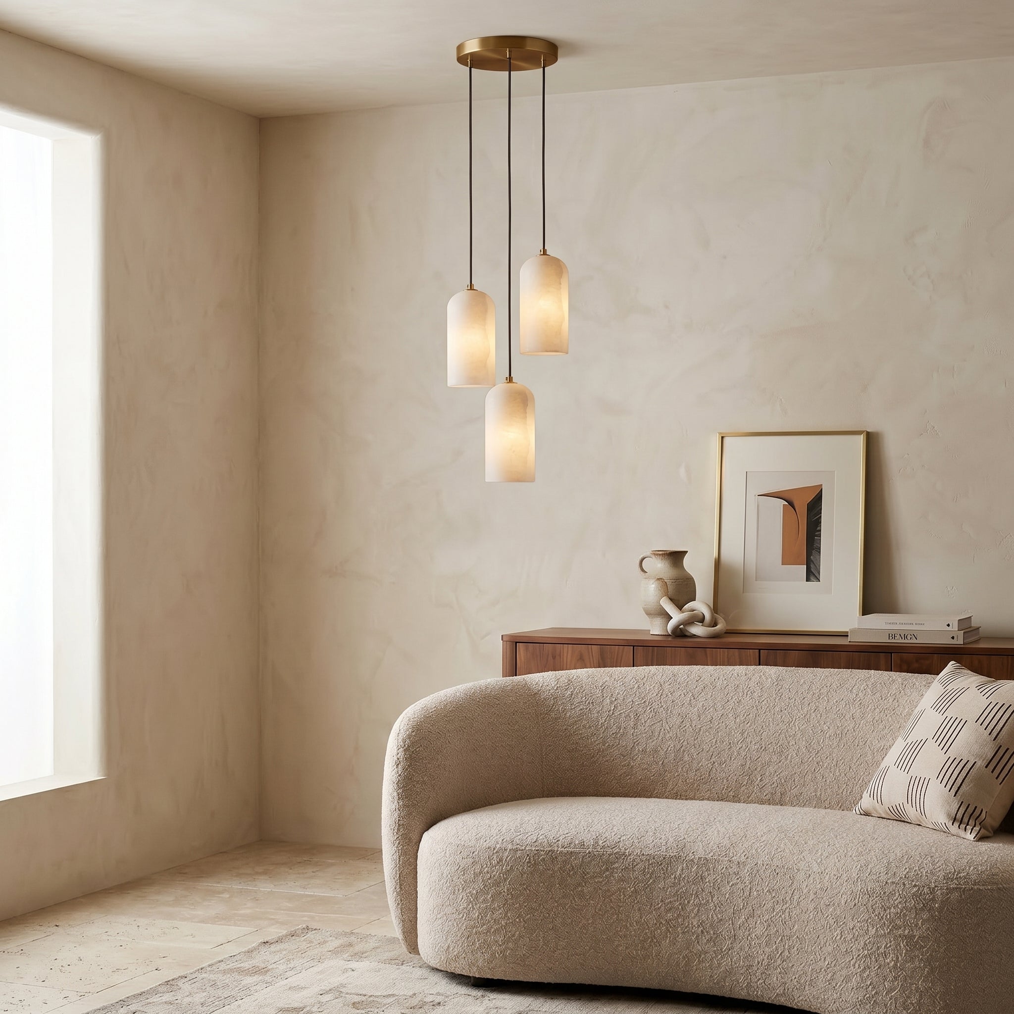 Alabastrowa lampa wisząca kula | Designerska lampa sufitowa z mosiądzu do salonu i jadalni