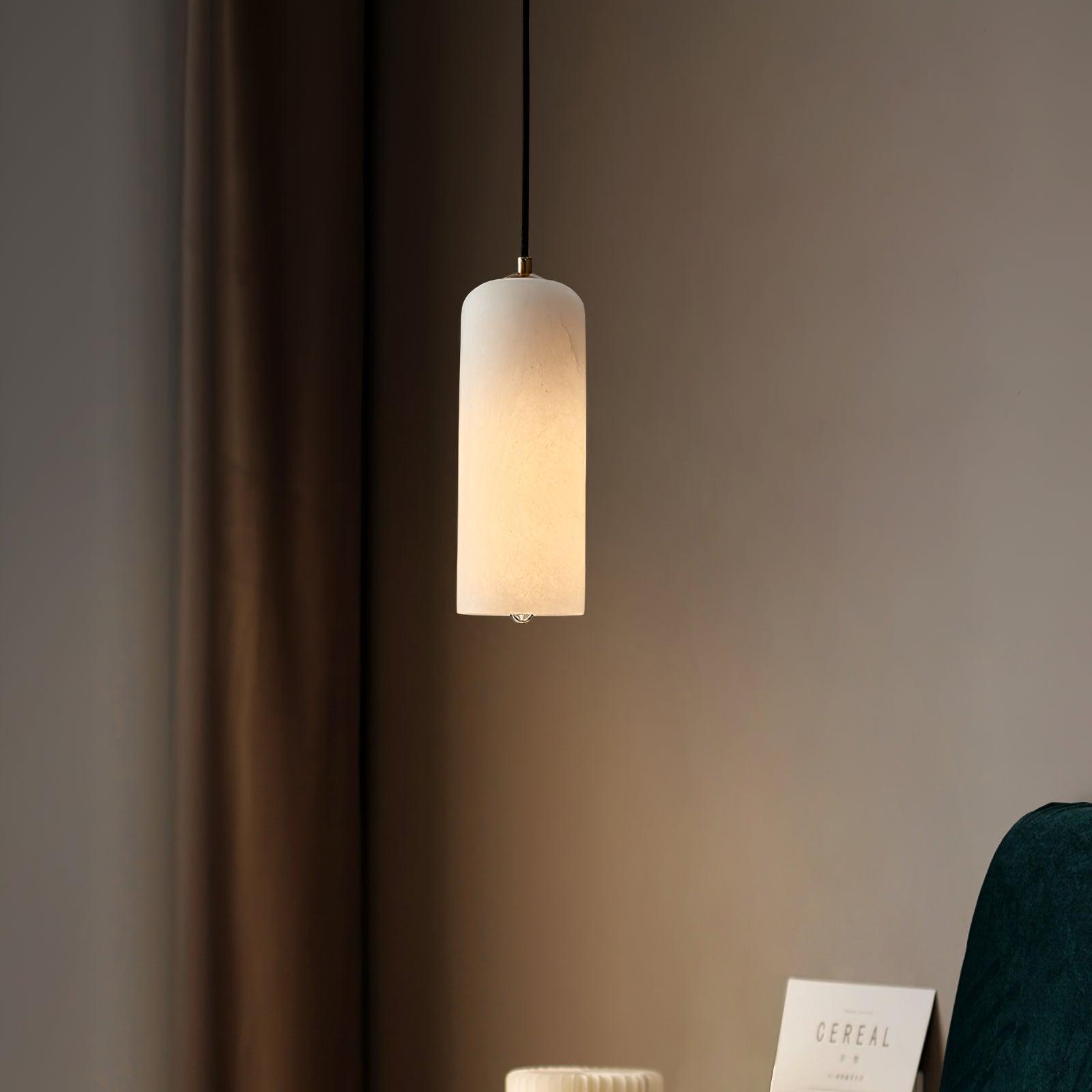 Alabastrowa lampa wisząca kula | Designerska lampa sufitowa z mosiądzu do salonu i jadalni