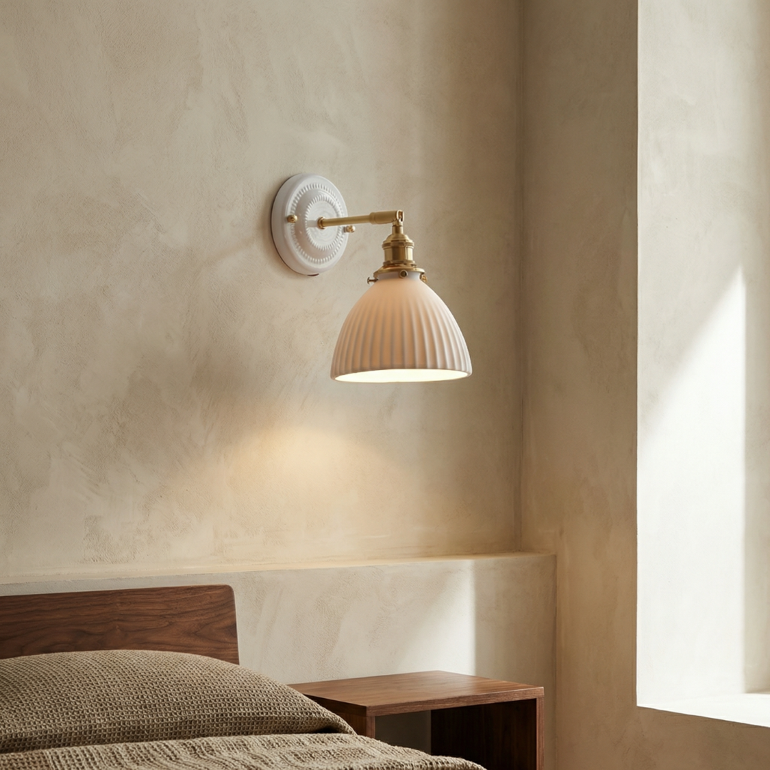 Elegancki kinkiet ceramiczny z mosiężnymi akcentami – zdjęcie 5