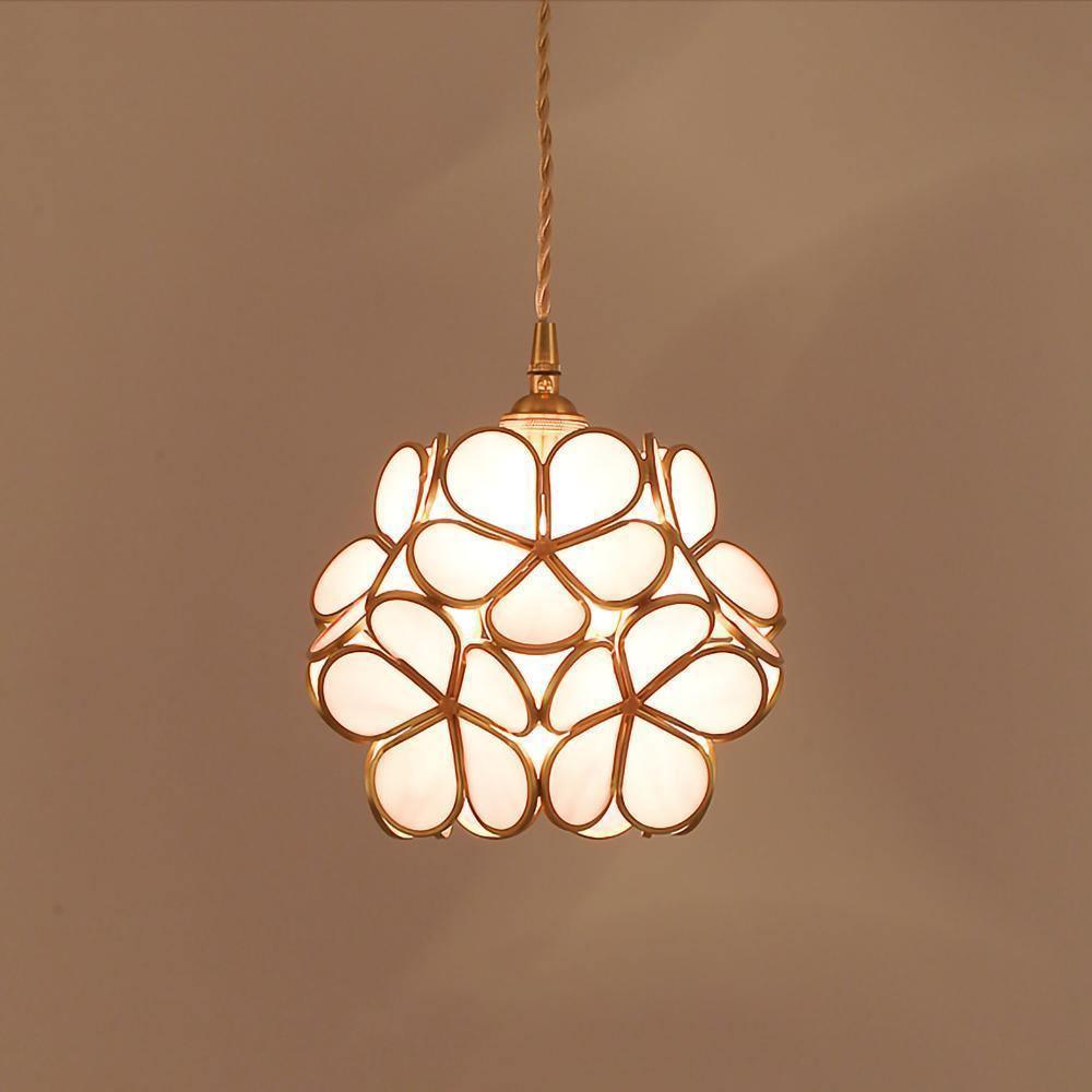 Lumen Collection | Szklana lampa wisząca z kloszem w kształcie płatków | Eleganckie oświetlenie do kuchni, jadalni i przedpokoju