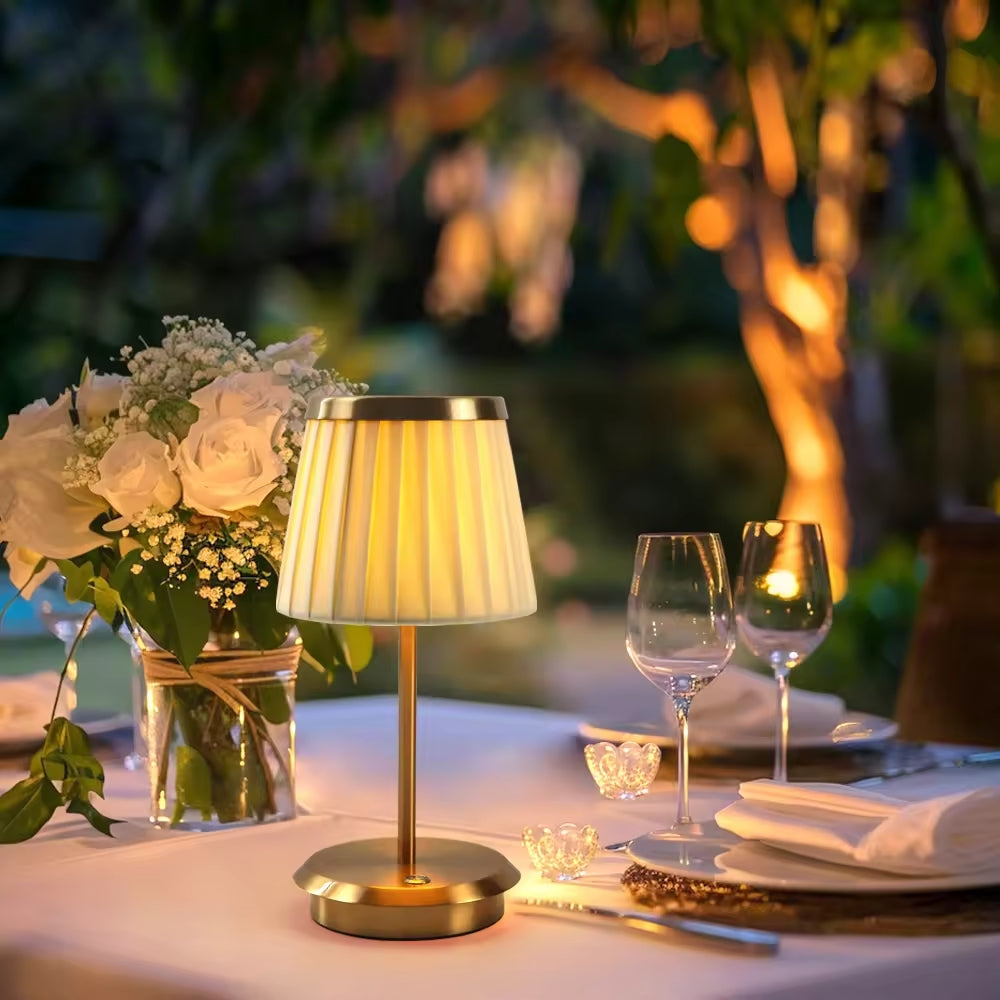 Classic Elegance | Bezprzewodowa Lampa Stołowa LED z Abażurem – Elegancka Lampka do Salonu i Sypialni