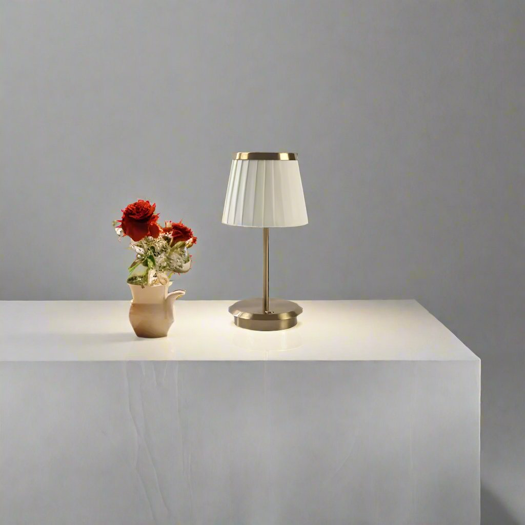 Classic Elegance | Bezprzewodowa Lampa Stołowa LED z Abażurem – Elegancka Lampka do Salonu i Sypialni