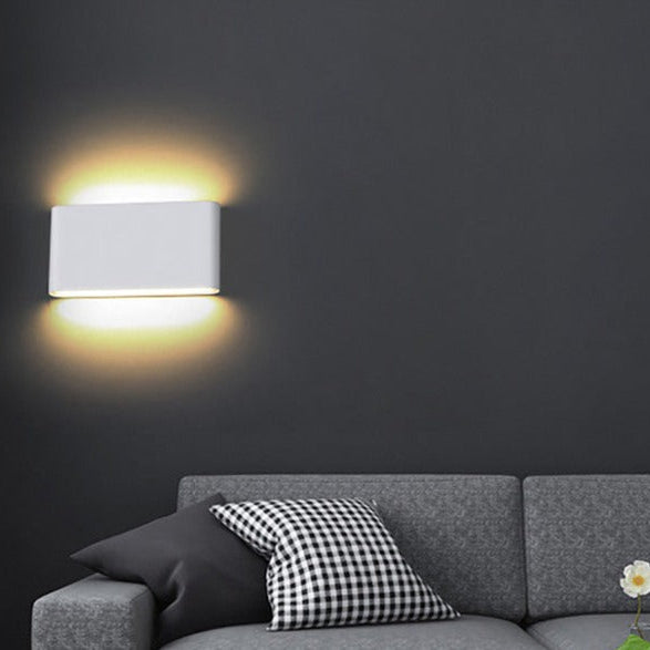 Eleganckie Zewnętrzne Kinkiety LED | Nowoczesny Design Odporny na Warunki Atmosferyczne