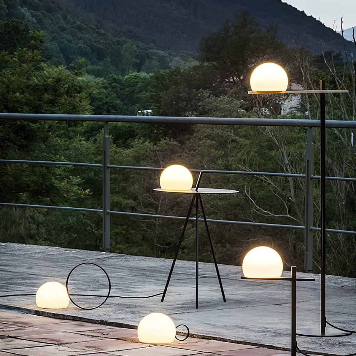 Solarna Lampa Stołowa Kula na Trójnogu