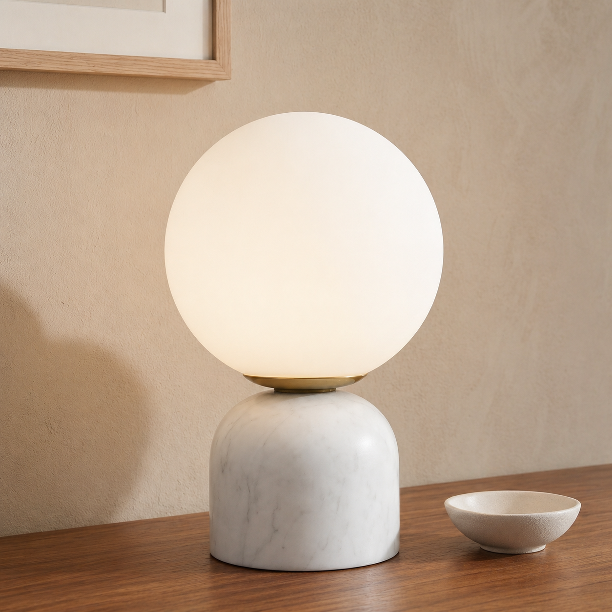 Elegant | Lampa Stołowa z Matowego Szkła i Marmuru – Designerska Lampka do Salonu i Sypialni