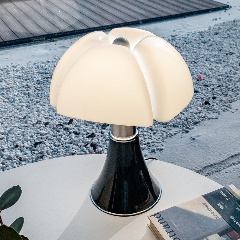 Elegant Vintage | Lampa stołowa LED w stylu retro z energooszczędnym oświetleniem i eleganckim designem