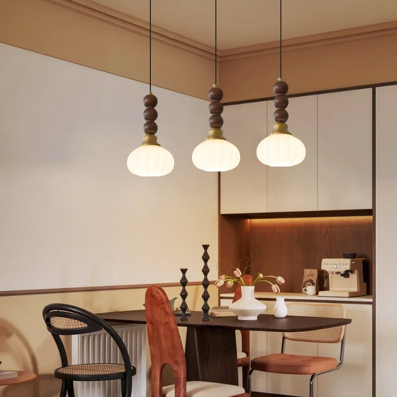 Lumen Collection | Elegancka lampa wisząca ze szkła i drewna | Ponadczasowe oświetlenie do salonu i jadalni