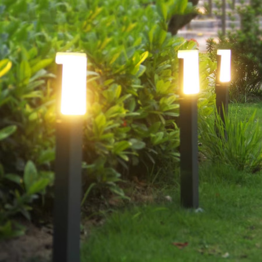 Gavia | Weather-Resistant LED Outdoor Lamp
