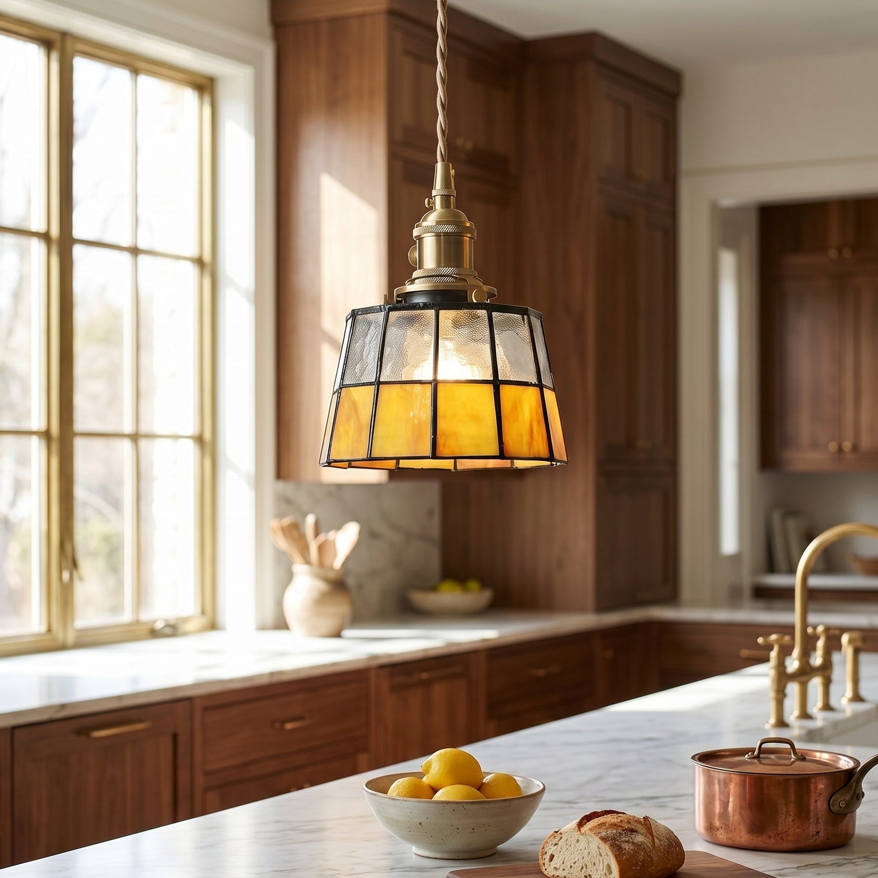 Lampa wisząca z witrażowego szkła | Designerska lampa z mosiądzu do kuchni, jadalni i salonu