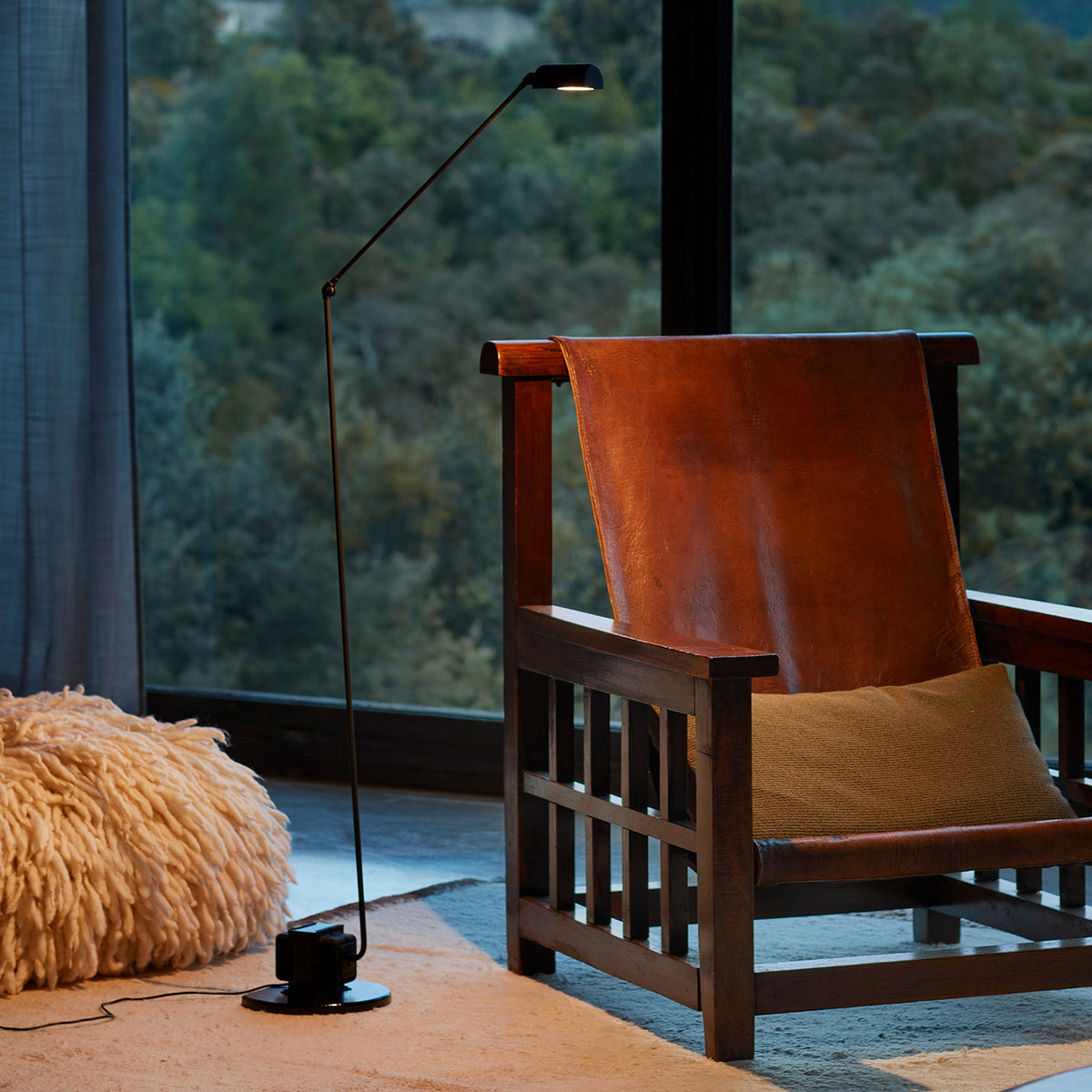 Lumen Daphine | Adjustable Dual-Arm Floor Lamp for Precision Task Lighting