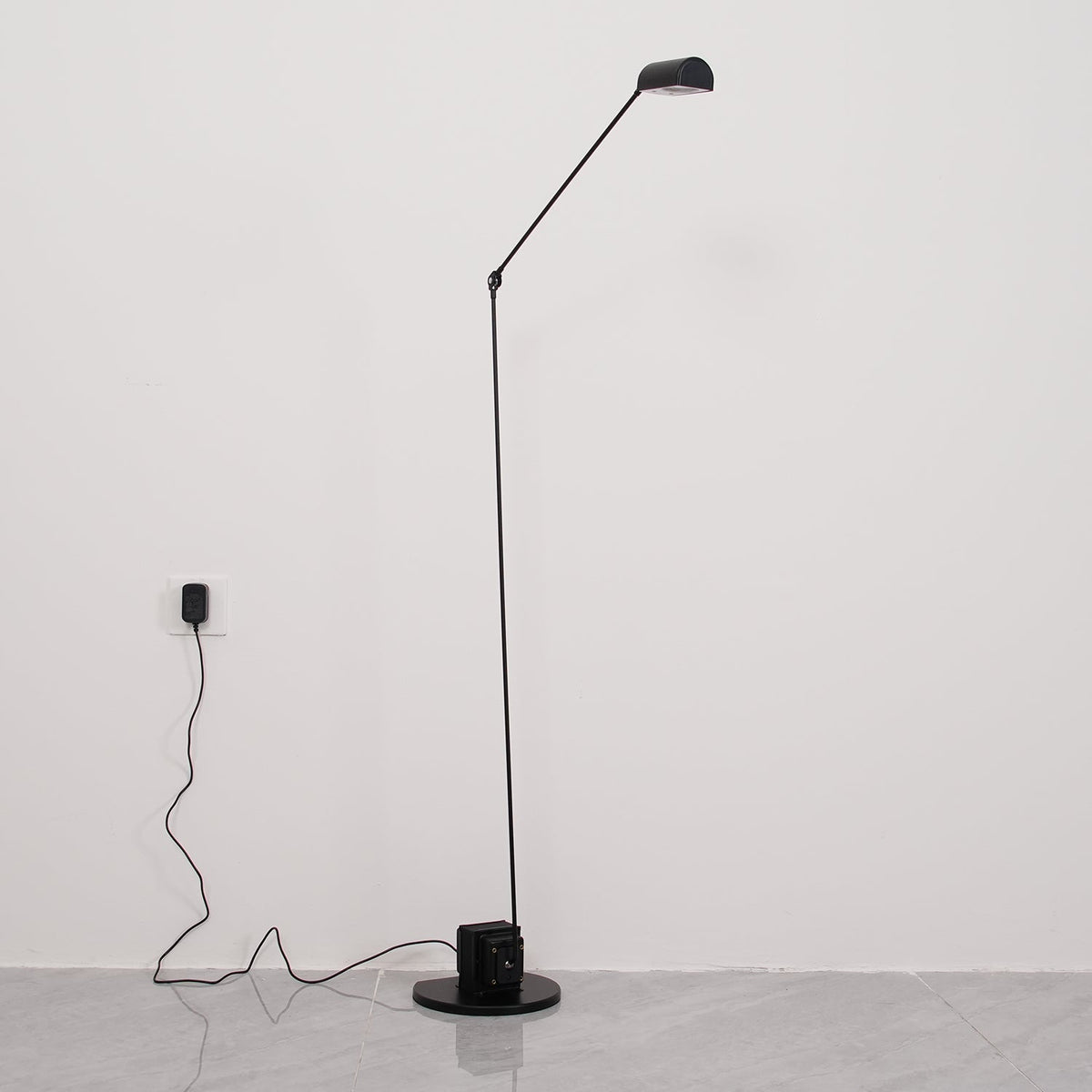 Lumen Daphine | Adjustable Dual-Arm Floor Lamp for Precision Task Lighting