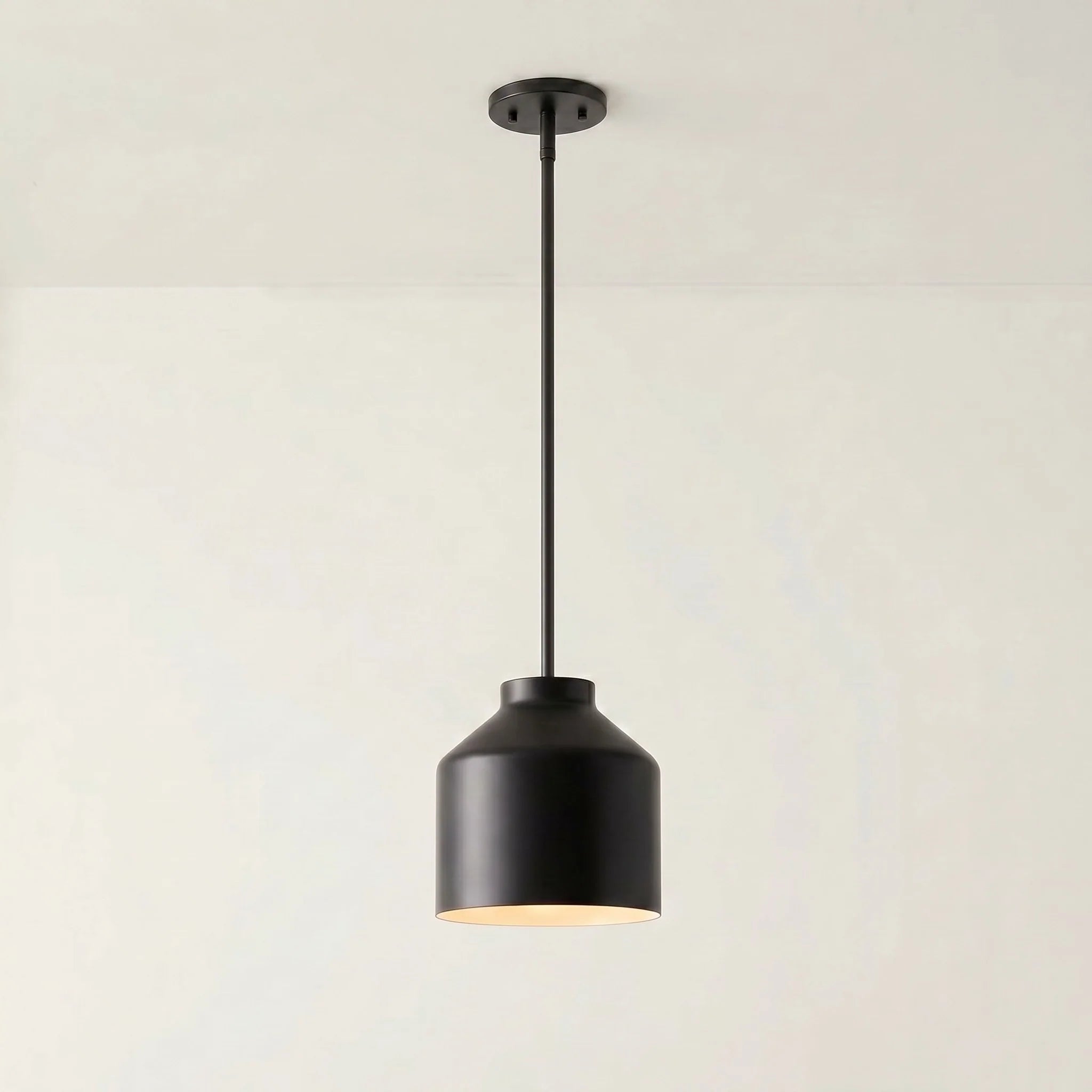 Lampa wisząca z matowego metalu | Skandynawski minimalistyczny design z regulowaną wysokością | Stylowe oświetlenie do kuchni, jadalni i przedpokoju