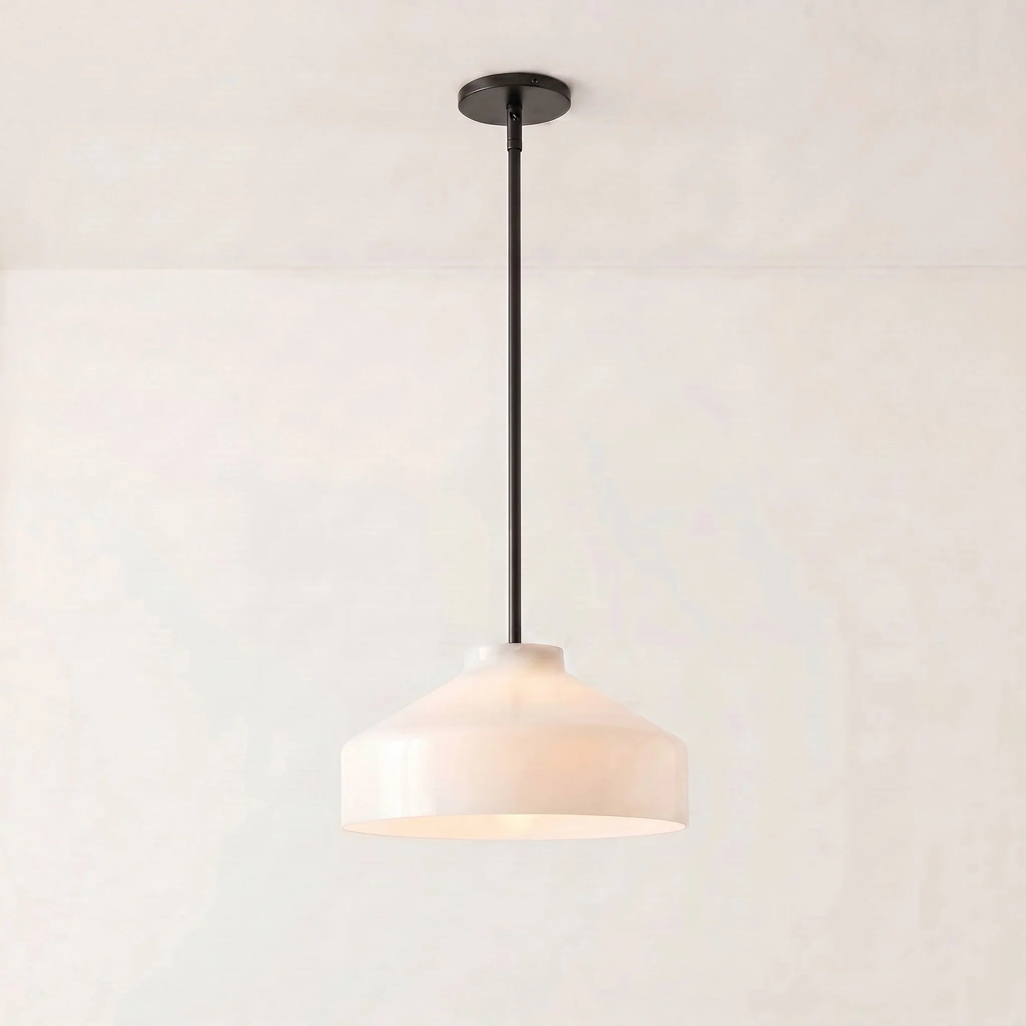 Lampa wisząca z matowego metalu | Skandynawski minimalistyczny design z regulowaną wysokością | Stylowe oświetlenie do kuchni, jadalni i przedpokoju