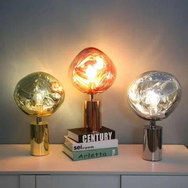 Melt Collection | Przytulna, designerska lampa stołowa do nowoczesnych wnętrz z efektem topienia