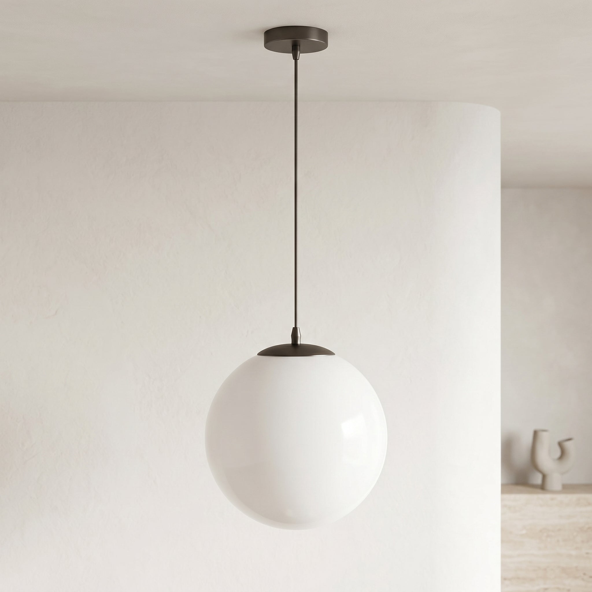 Lumen Globe | Lampa wisząca z mlecznego szkła z regulowanym przewodem do salonu i jadalni