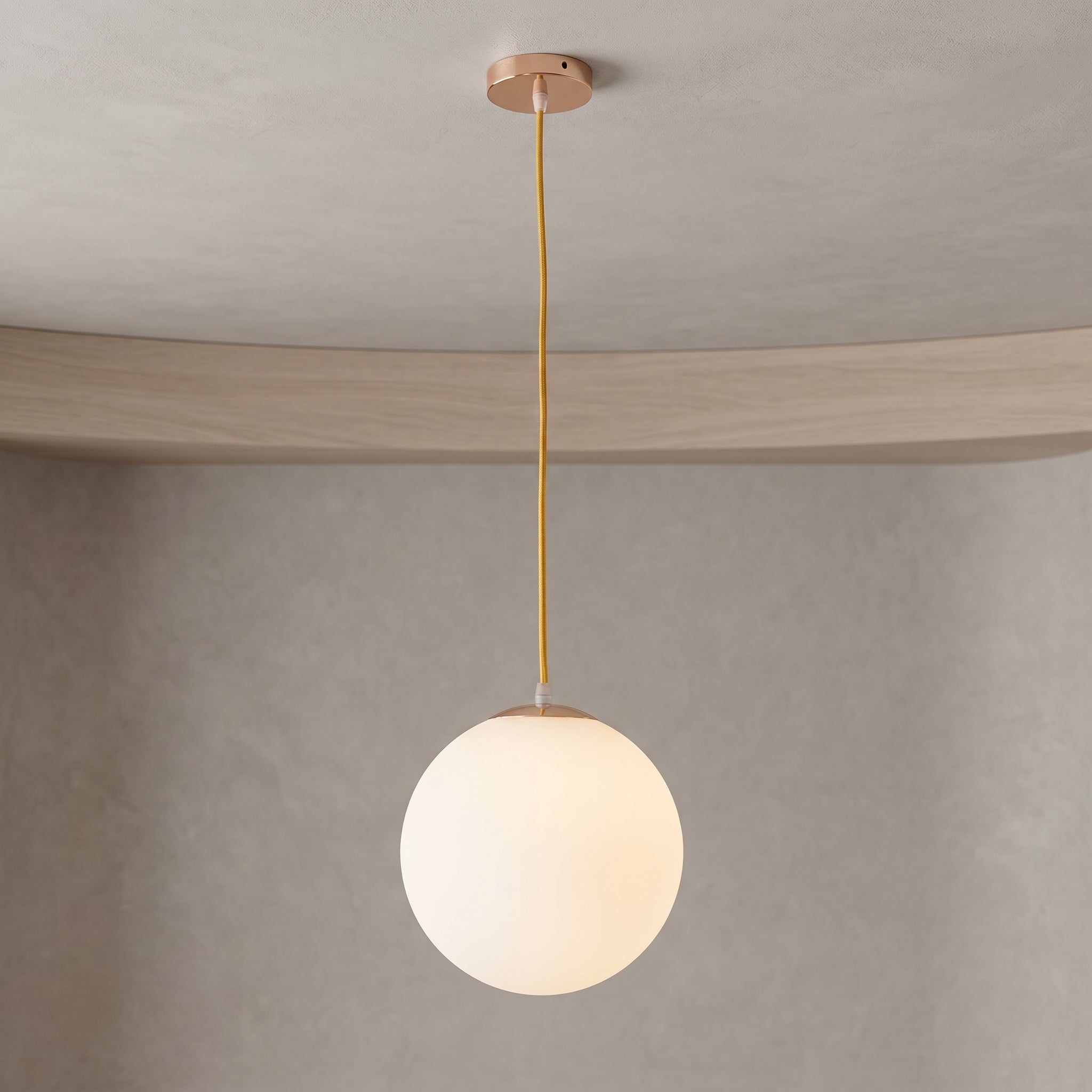 Lumen Globe | Lampa wisząca z mlecznego szkła z regulowanym przewodem do salonu i jadalni