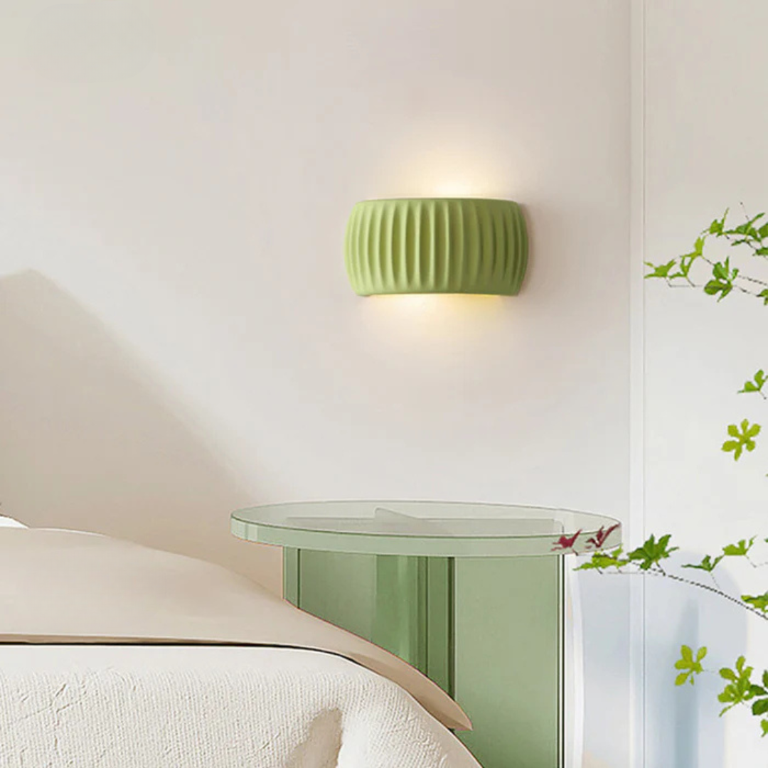 Minimalistyczny Kinkiet Ścienny LED z Ryflowanym Cylindrycznym Kloszem