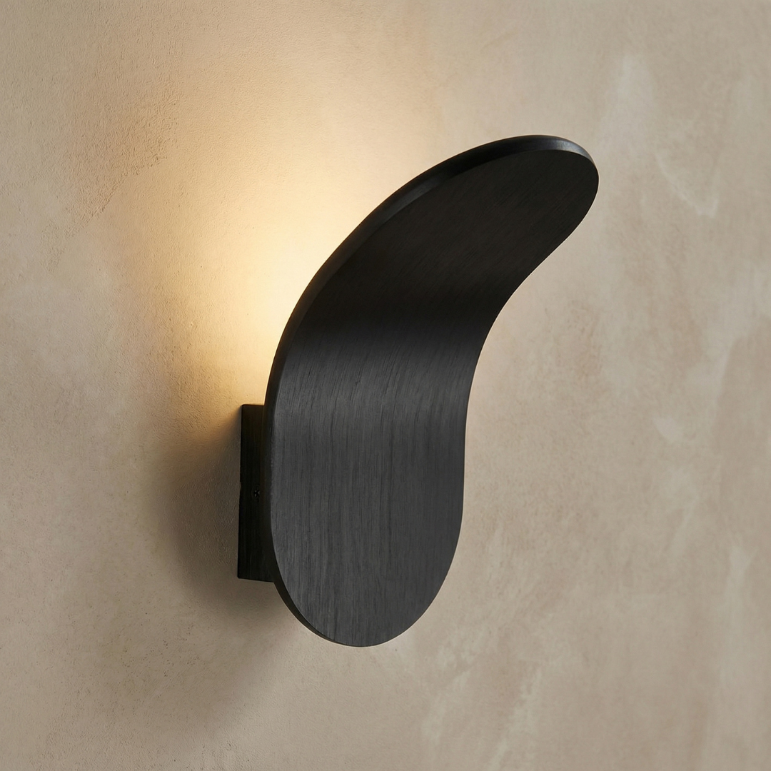 Minimalistyczna Lampa Ścienna | Miękkie Oświetlenie LED o Wygiętej Formie