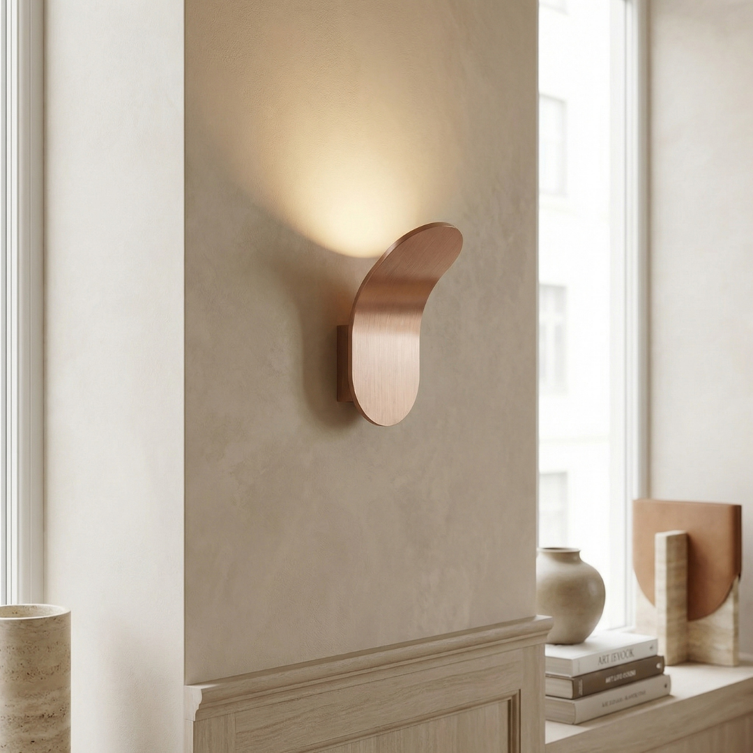 Minimalistyczna Lampa Ścienna | Miękkie Oświetlenie LED o Wygiętej Formie