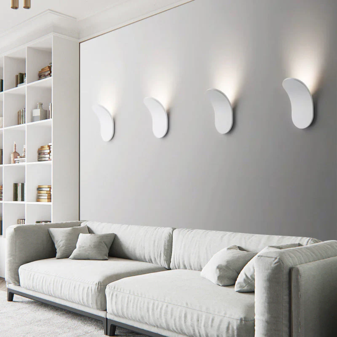 Minimalistyczna Lampa Ścienna | Miękkie Oświetlenie LED o Wygiętej Formie