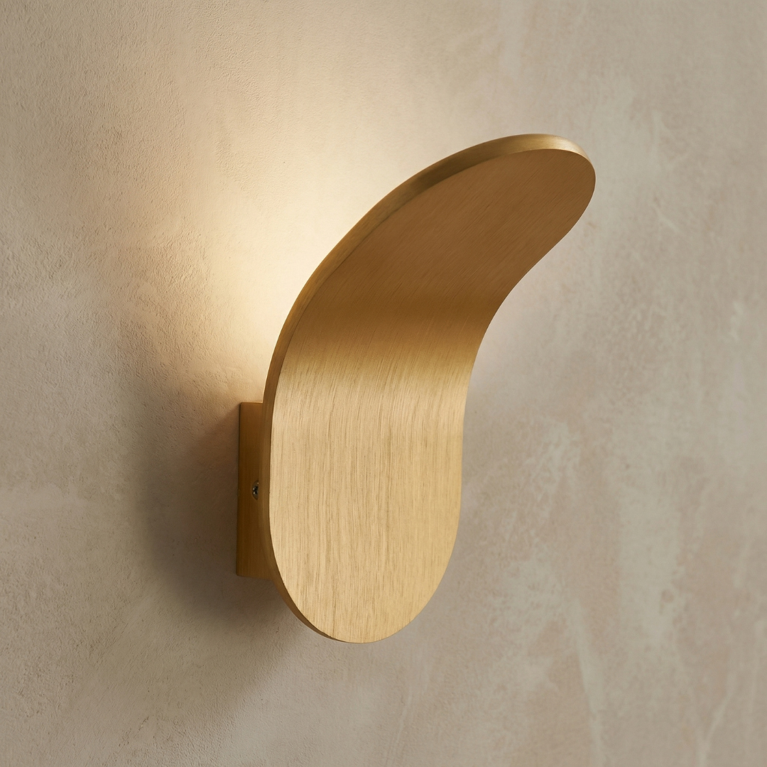 Minimalistyczna Lampa Ścienna | Miękkie Oświetlenie LED o Wygiętej Formie